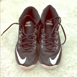 Black Nike Air Devosion Tennis Shoes